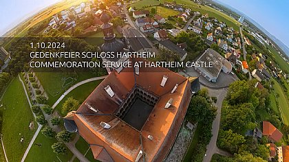 Screen von Luftaufnahmen-Video Schloss Hartheim